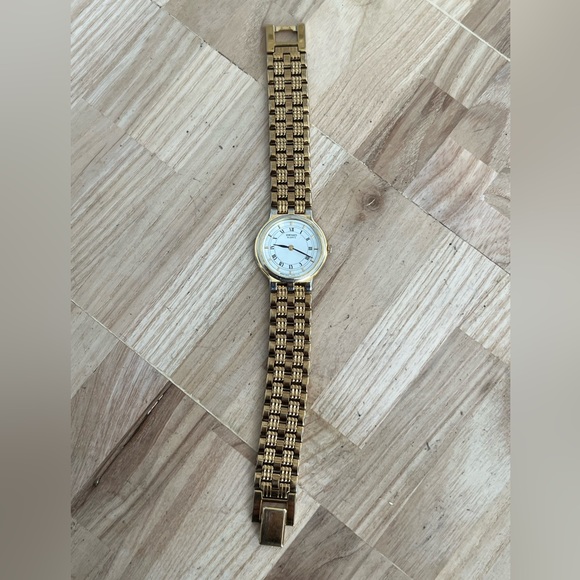 Seiko Vintage Ladies Watch Gold-Tone Bracelet Case White Dial New Crystal main image 10